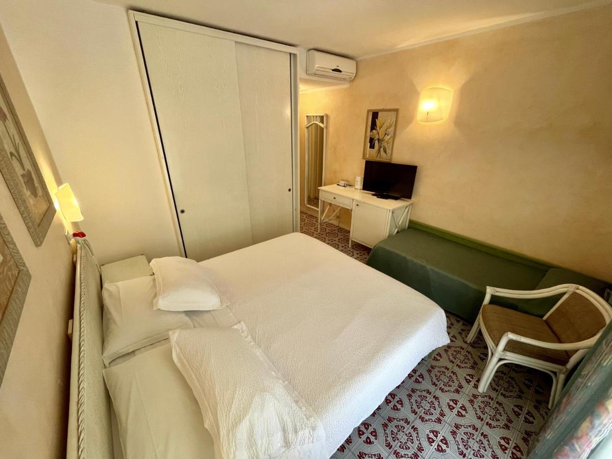 Hotel Meridiana มารินา ดิ กัมโป ภายนอก รูปภาพ