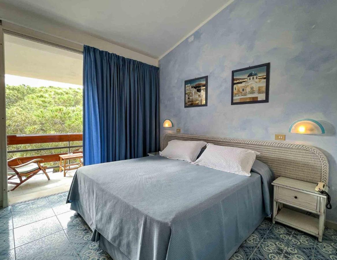 Hotel Meridiana มารินา ดิ กัมโป ภายนอก รูปภาพ